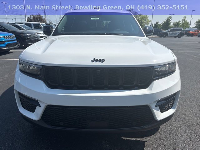 2025 Jeep Grand Cherokee Limited photo 3