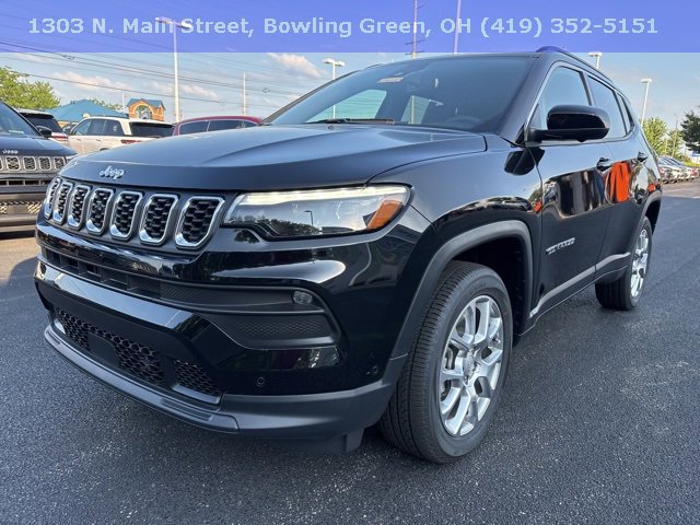 2024 Jeep Compass Latitude Lux photo 3