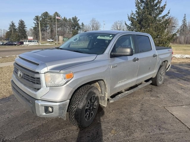 2015 Toyota Tundra SR5's photo