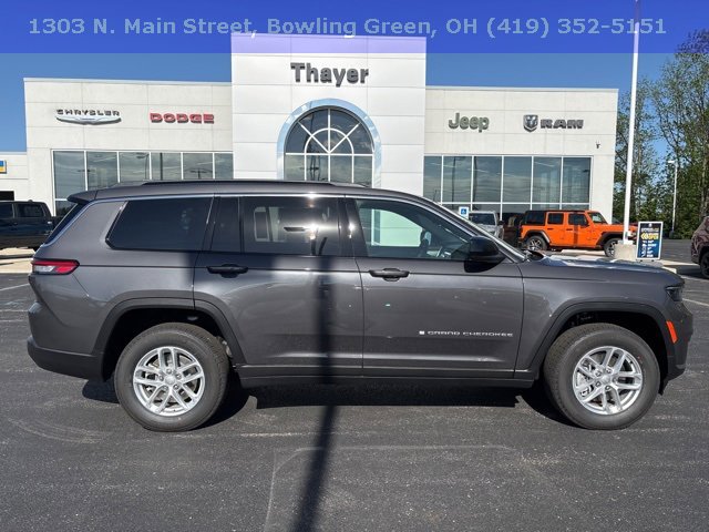 2025 Jeep Grand Cherokee Laredo photo 2