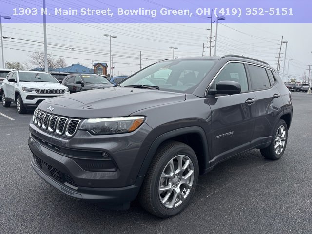 2024 Jeep Compass Latitude Lux photo 3