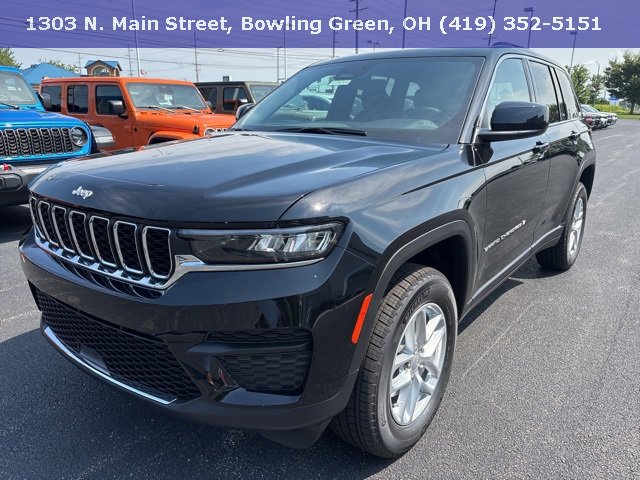2025 Jeep Grand Cherokee Laredo photo 3