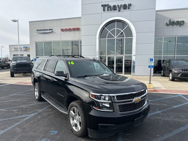 2016 Chevrolet Suburban LT's photo