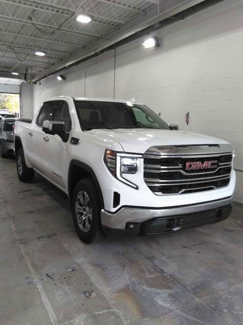 2024 GMC Sierra 1500 SLT's photo