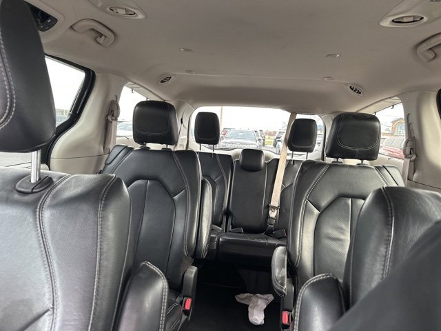 2022 Chrysler Pacifica Touring L photo 3