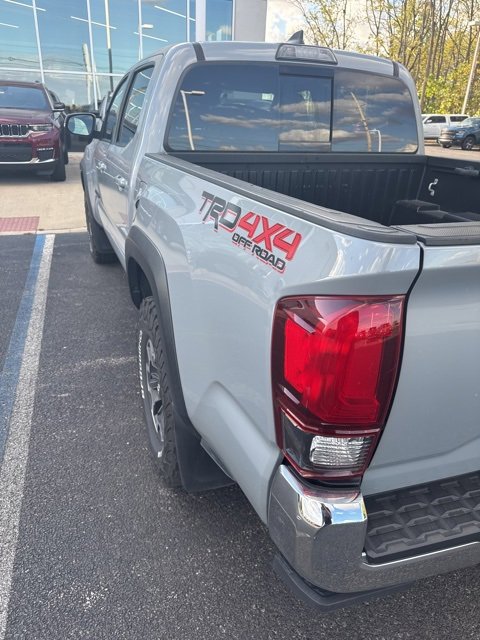 2019 Toyota Tacoma SR5 photo 3
