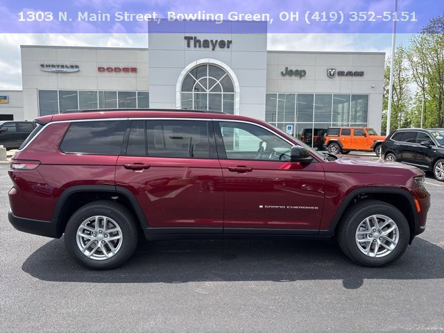 2025 Jeep Grand Cherokee Laredo photo 2