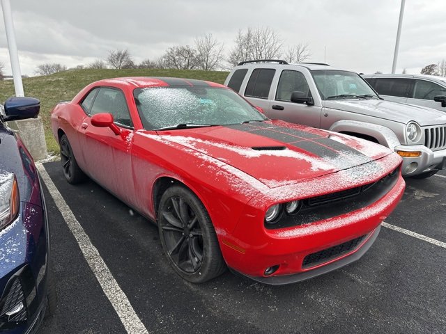 2016 Dodge Challenger SXT photo 3