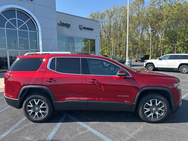 2022 Gmc Acadia SLE photo 2
