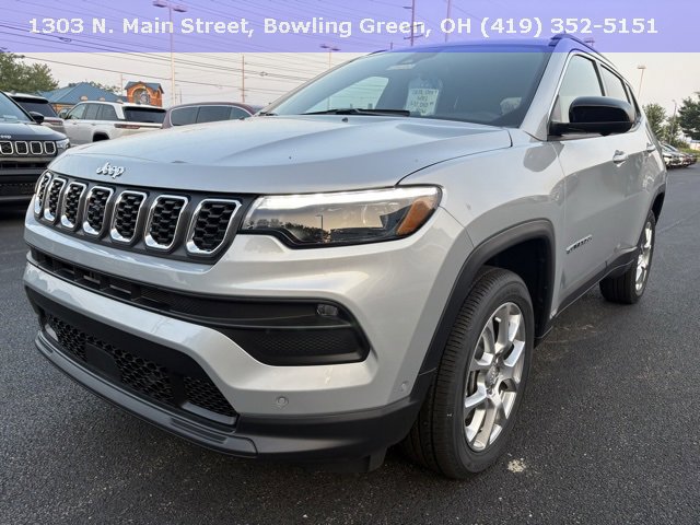 2024 Jeep Compass Latitude Lux photo 3