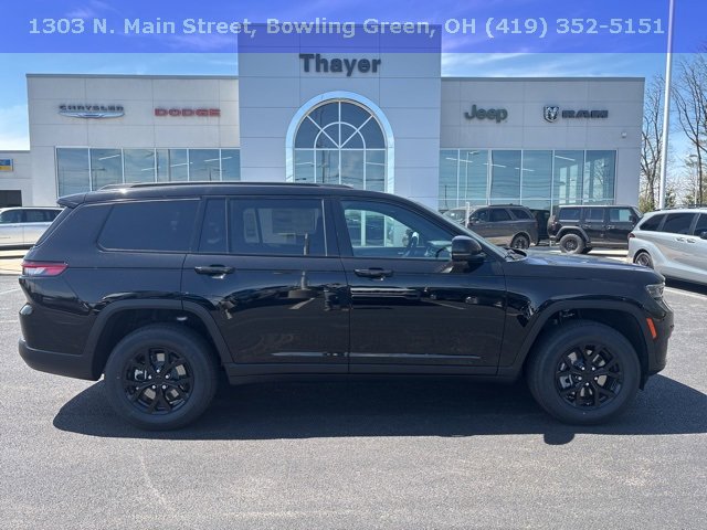 2025 Jeep Grand Cherokee Altitude photo 2