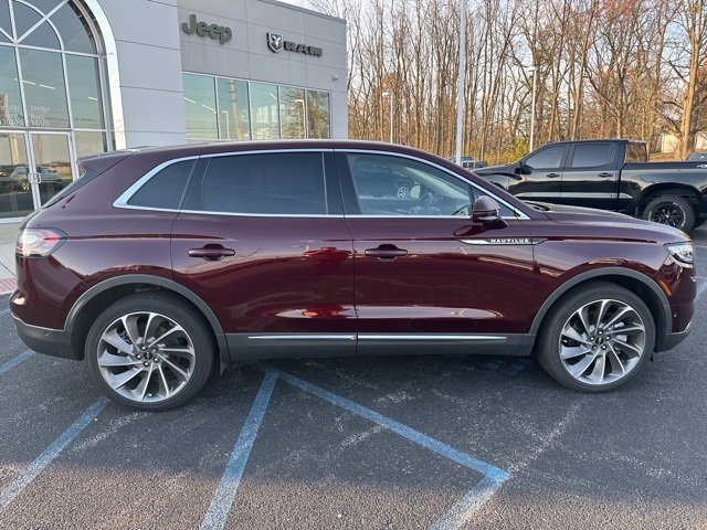 2021 Lincoln Nautilus Reserve photo 3