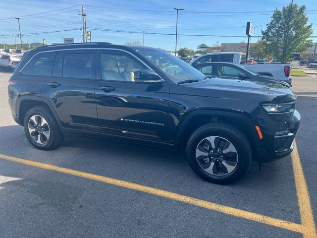 2022 Jeep Grand Cherokee 4xe's photo