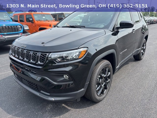 2025 Jeep Compass Latitude Altitude Special Edition photo 3