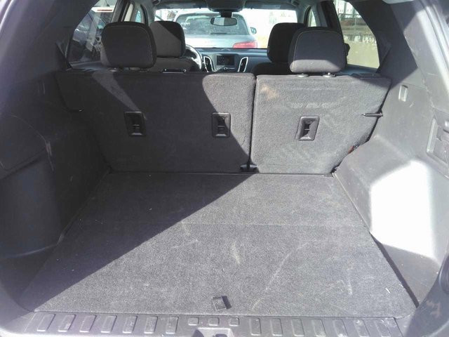 2024 Chevrolet Equinox photo 2