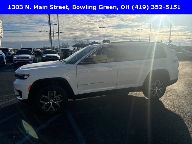 2025 Jeep Grand Cherokee Limited photo 3