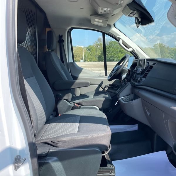 2021 Ford Transit Cargo Van photo 4