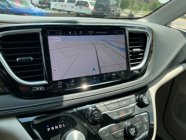 2023 Chrysler Pacifica Limited photo 4