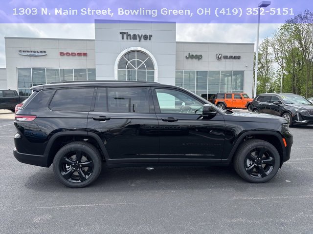 2025 Jeep Grand Cherokee Altitude photo 2