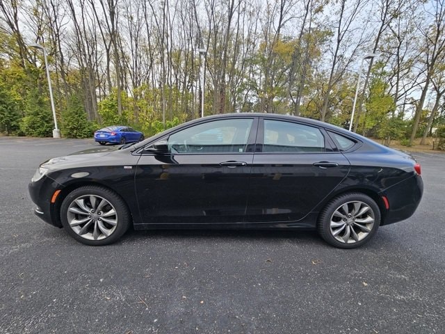 Used 2015 Chrysler 200 S with VIN 1C3CCCBGXFN582656 for sale in Bowling Green, OH