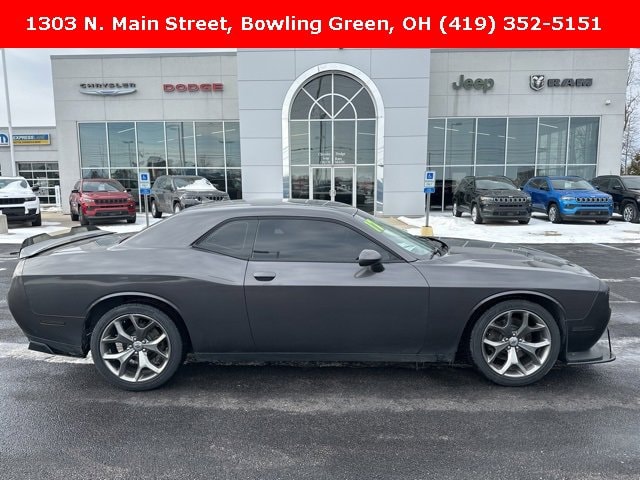 2017 Dodge Challenger SXT Plus