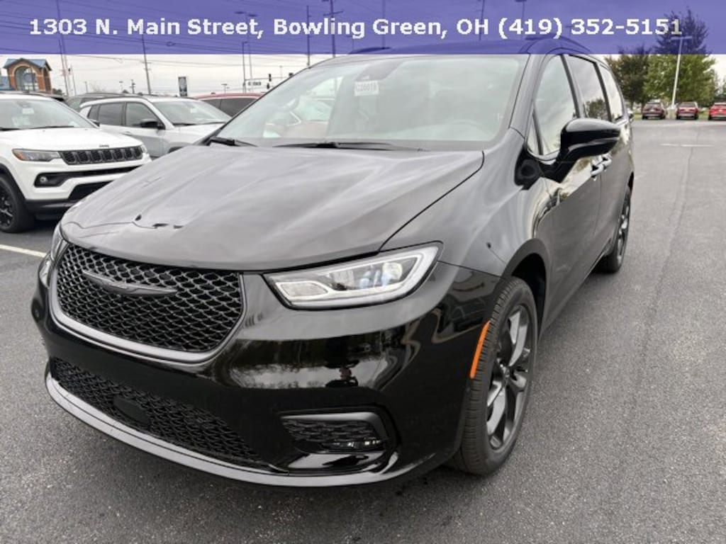 New 2026 Chrysler Pacifica LIMITED AWD Passenger Van