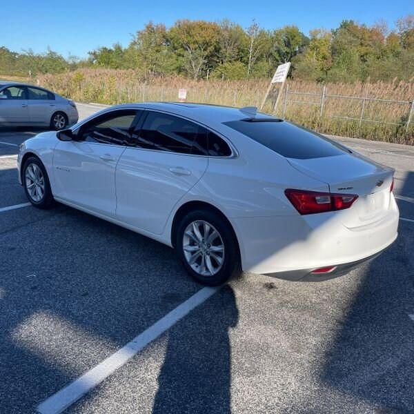2024 Chevrolet Malibu 1LT photo 3