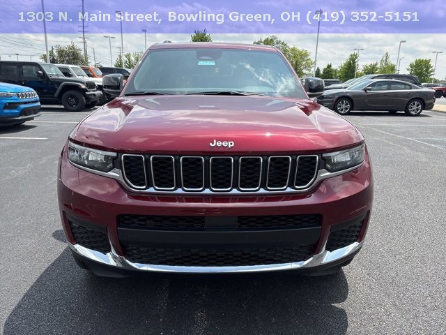 2025 Jeep Grand Cherokee Laredo photo 3