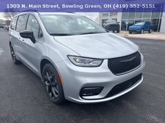 2026 Chrysler Pacifica SELECT AWD Passenger Van