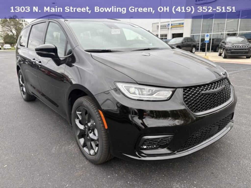 New 2026 Chrysler Pacifica LIMITED AWD Passenger Van