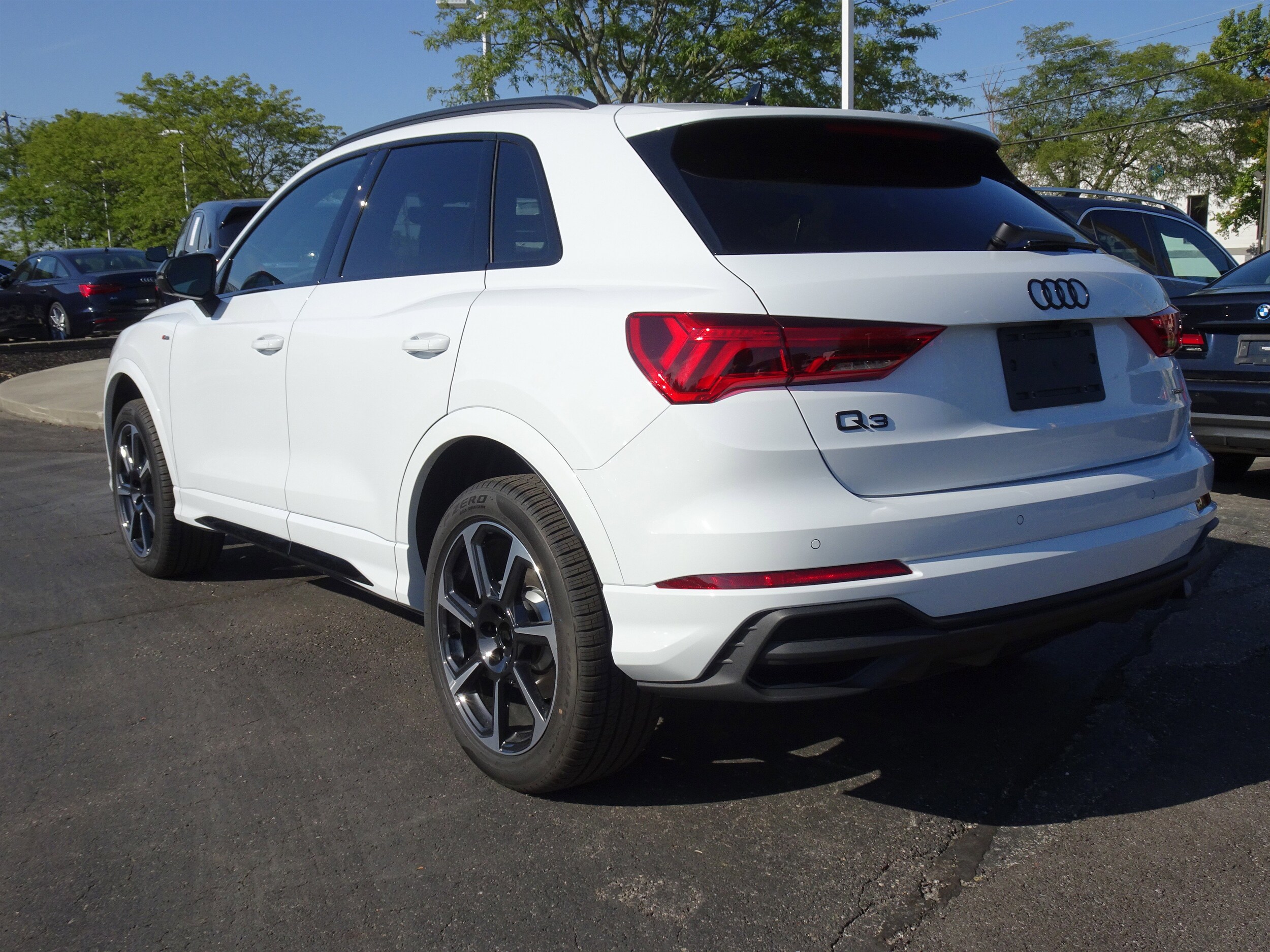 2025 Audi Q3 45 TFSI S line Premium Plus photo 3