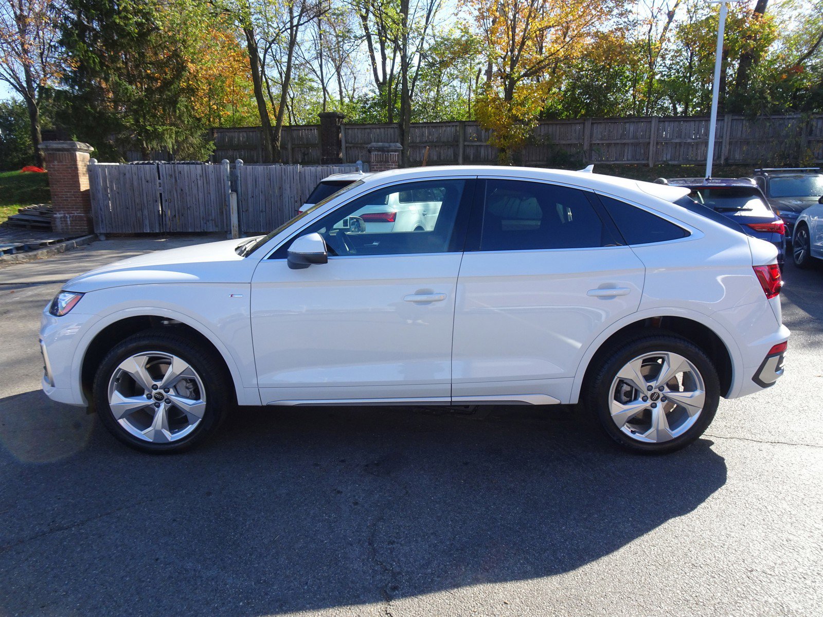 2025 Audi Q5 Sportback Premium Plus photo 2