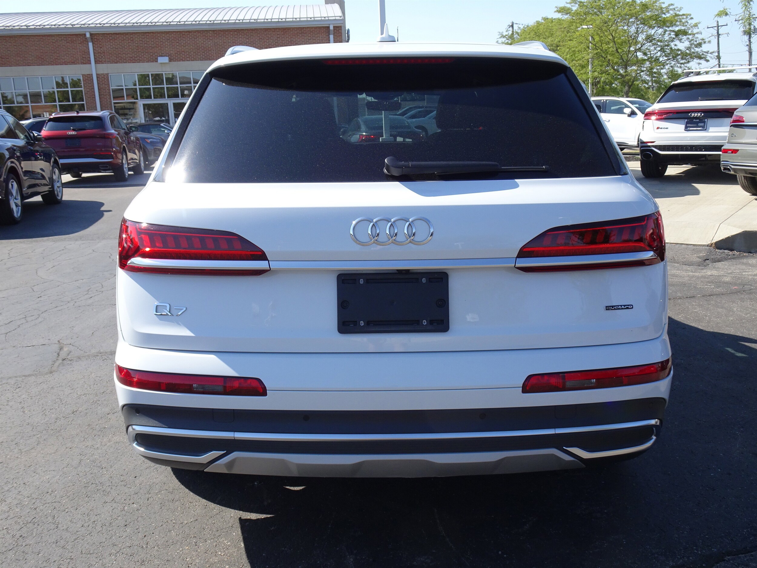 2023 Audi Q7 Premium photo 4