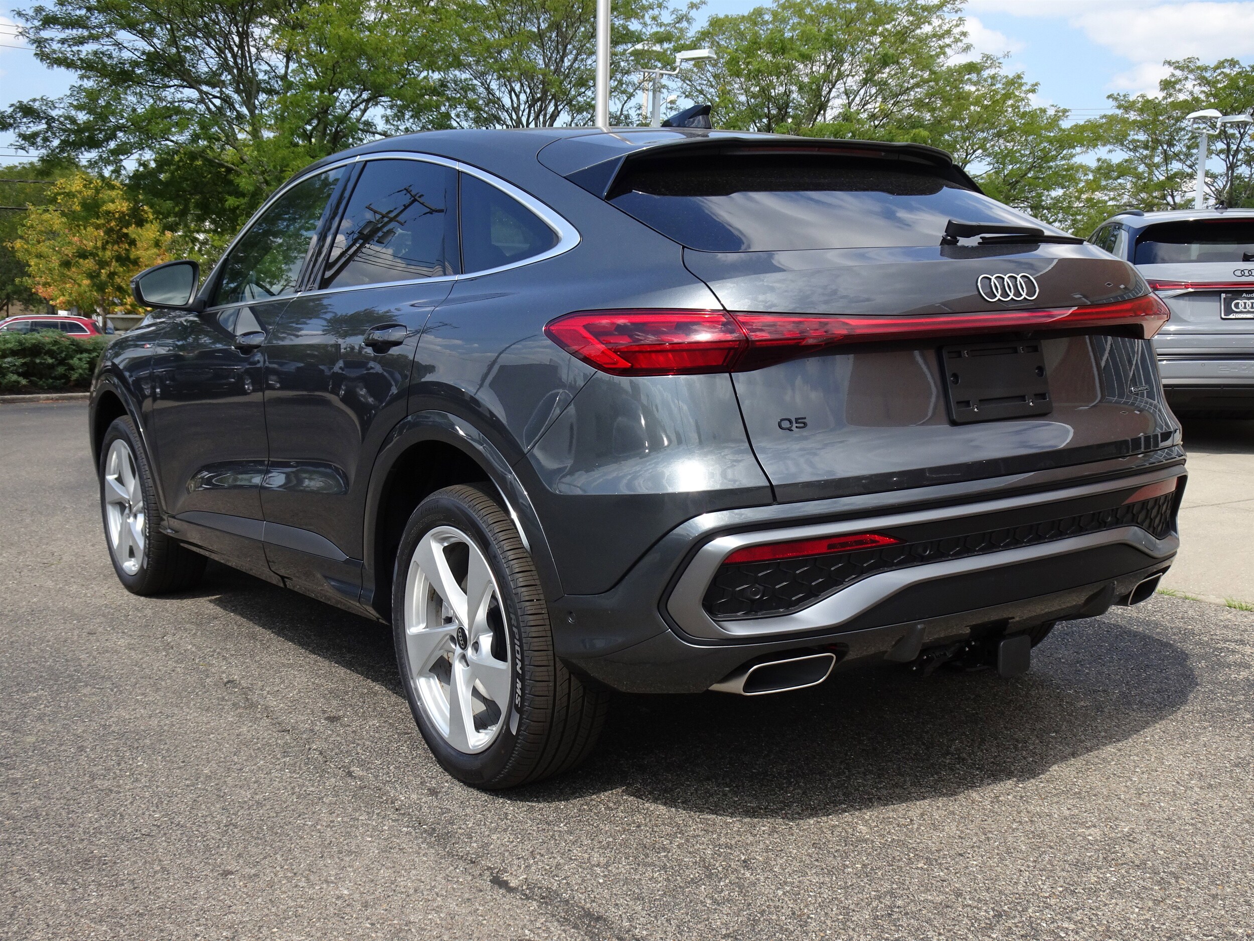 2025 Audi Q5 Sportback 2.0T Premium Plus photo 2
