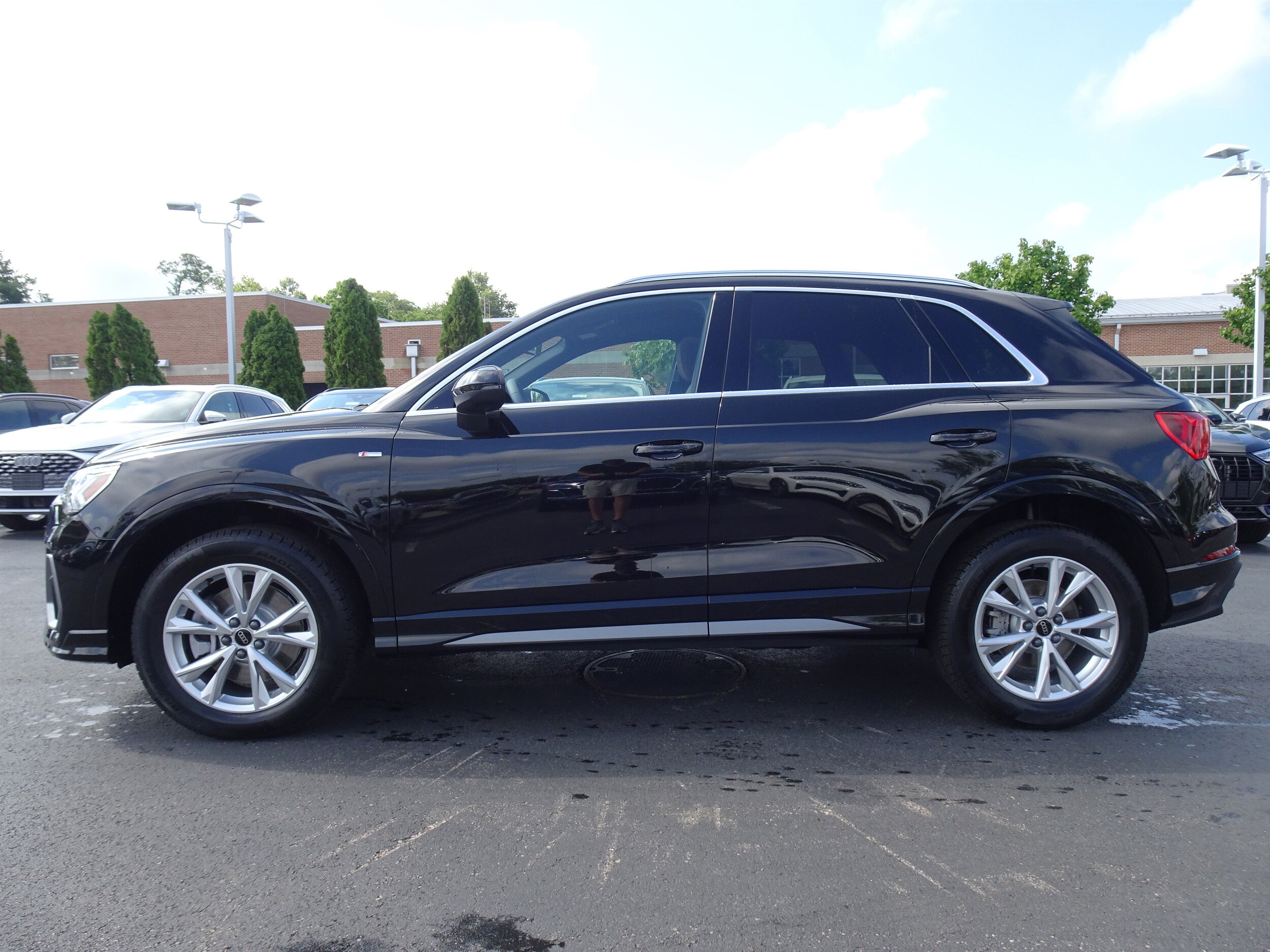 2025 Audi Q3 S line Premium Plus photo 2