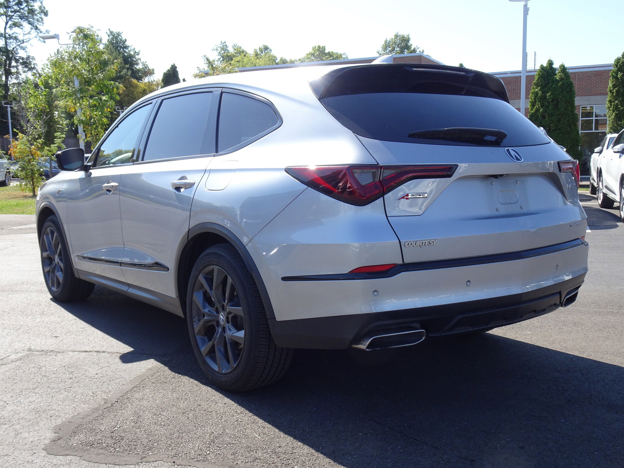 2023 Acura MDX SH-AWD A-Spec photo 3