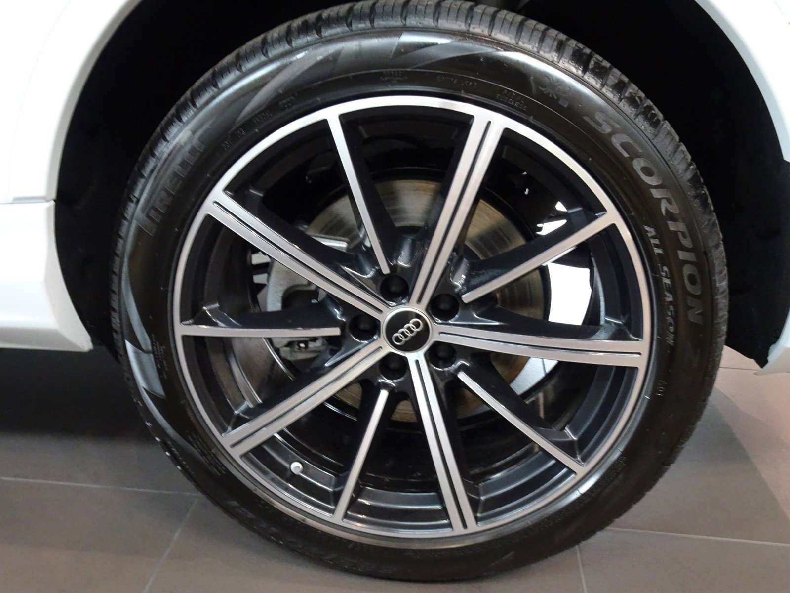 2025 Audi Q7 Premium Plus photo 3