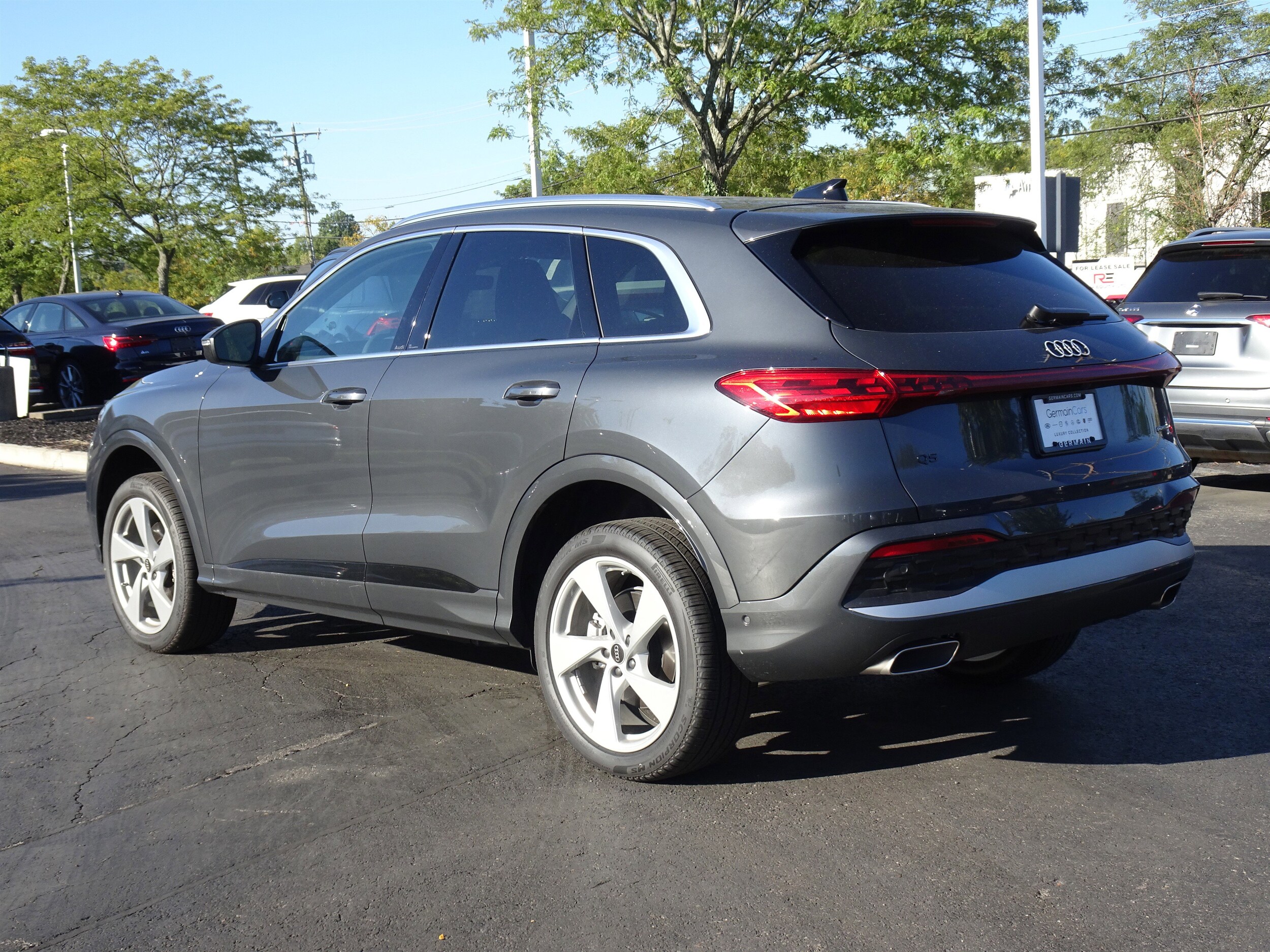 2025 Audi Q5 Premium Plus photo 2