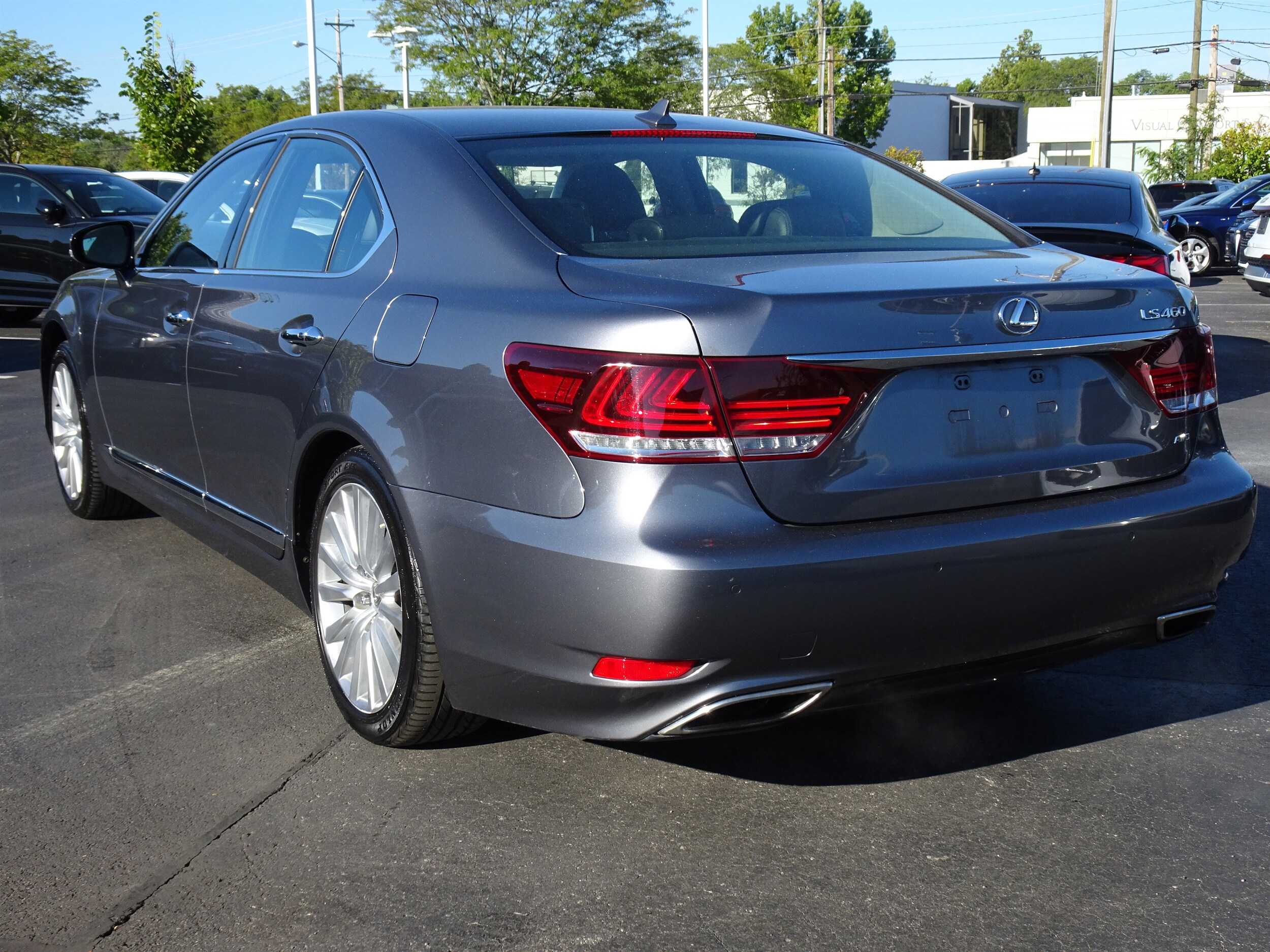 2013 Lexus LS 460 photo 3