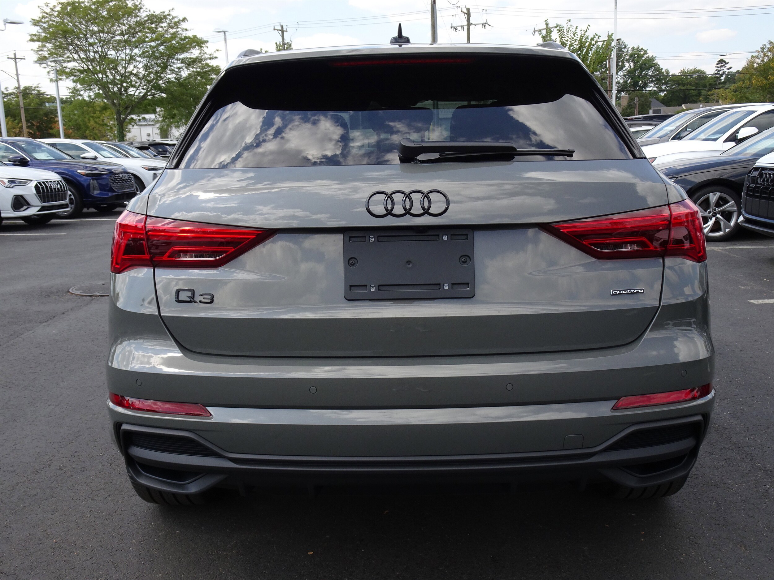 2025 Audi Q3 45 TFSI S line Premium Plus photo 4