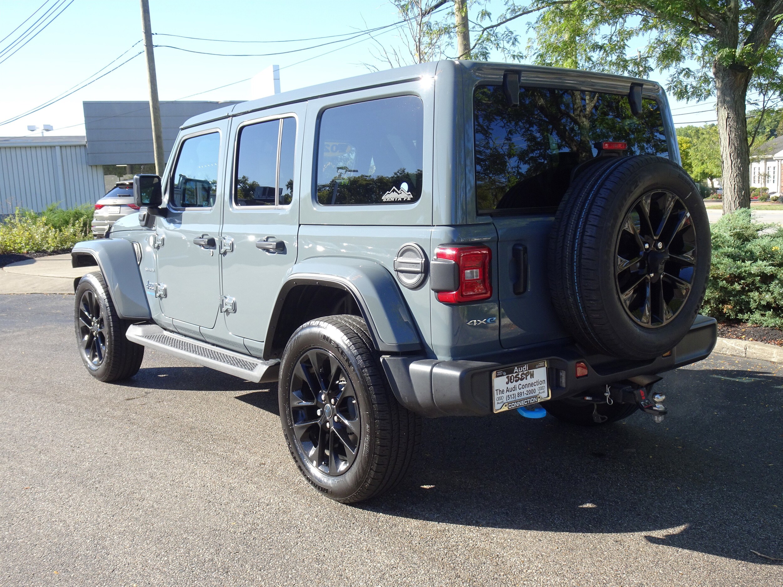 2024 Jeep Wrangler 4xe Sahara photo 2