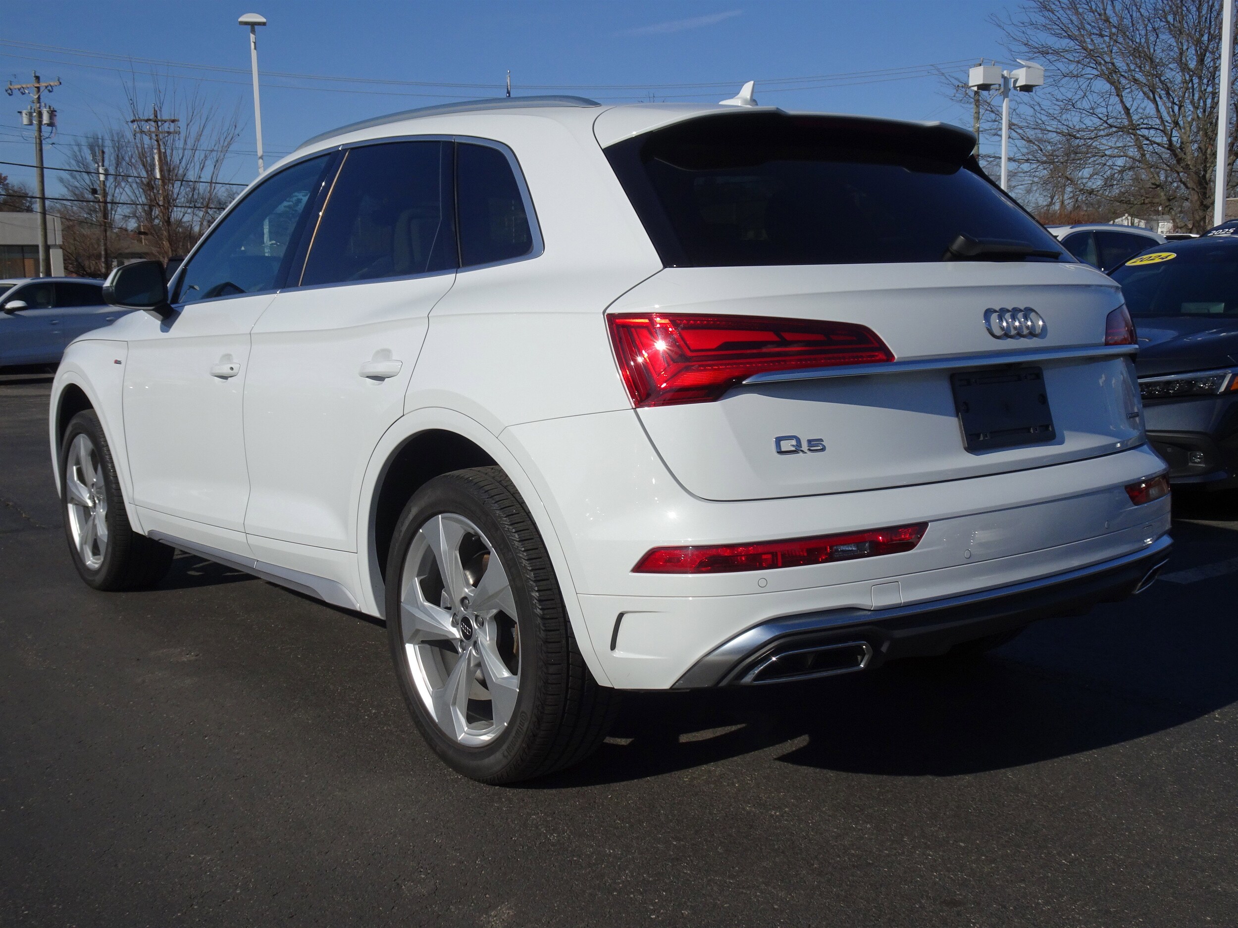 2023 Audi Q5 S line Premium Plus photo 2