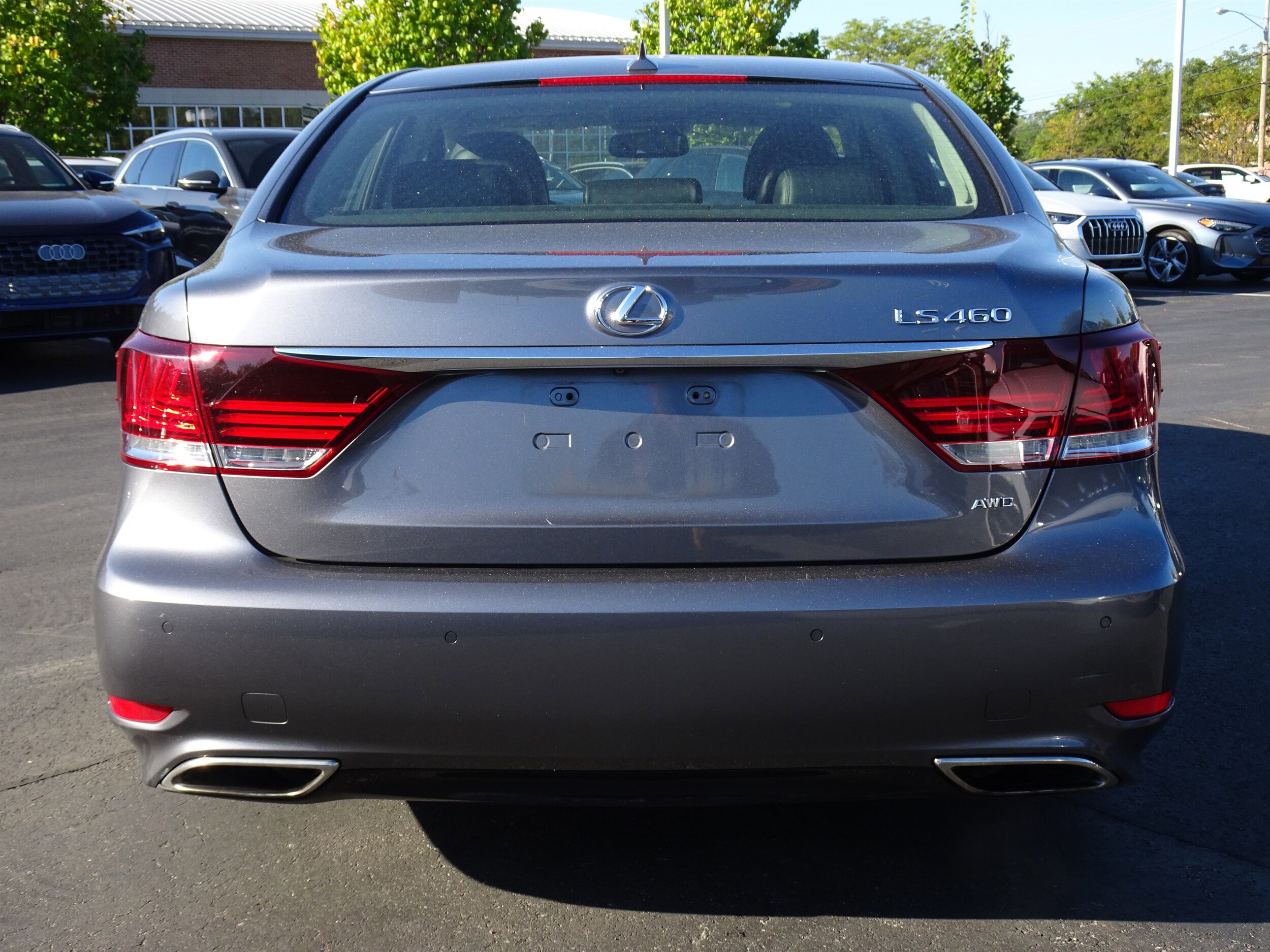 2013 Lexus LS 460 photo 4