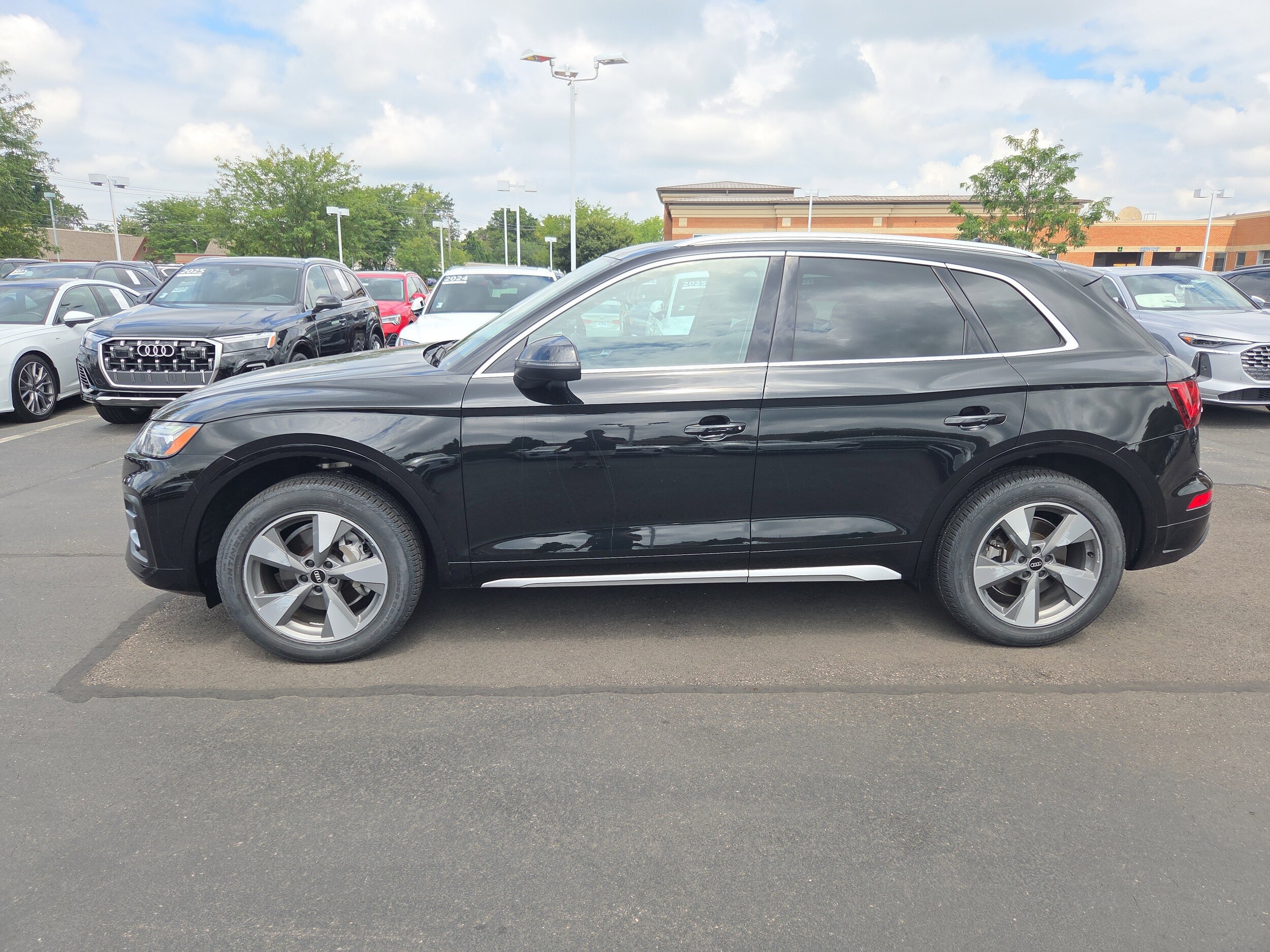 2022 Audi Q5 Premium Plus photo 3