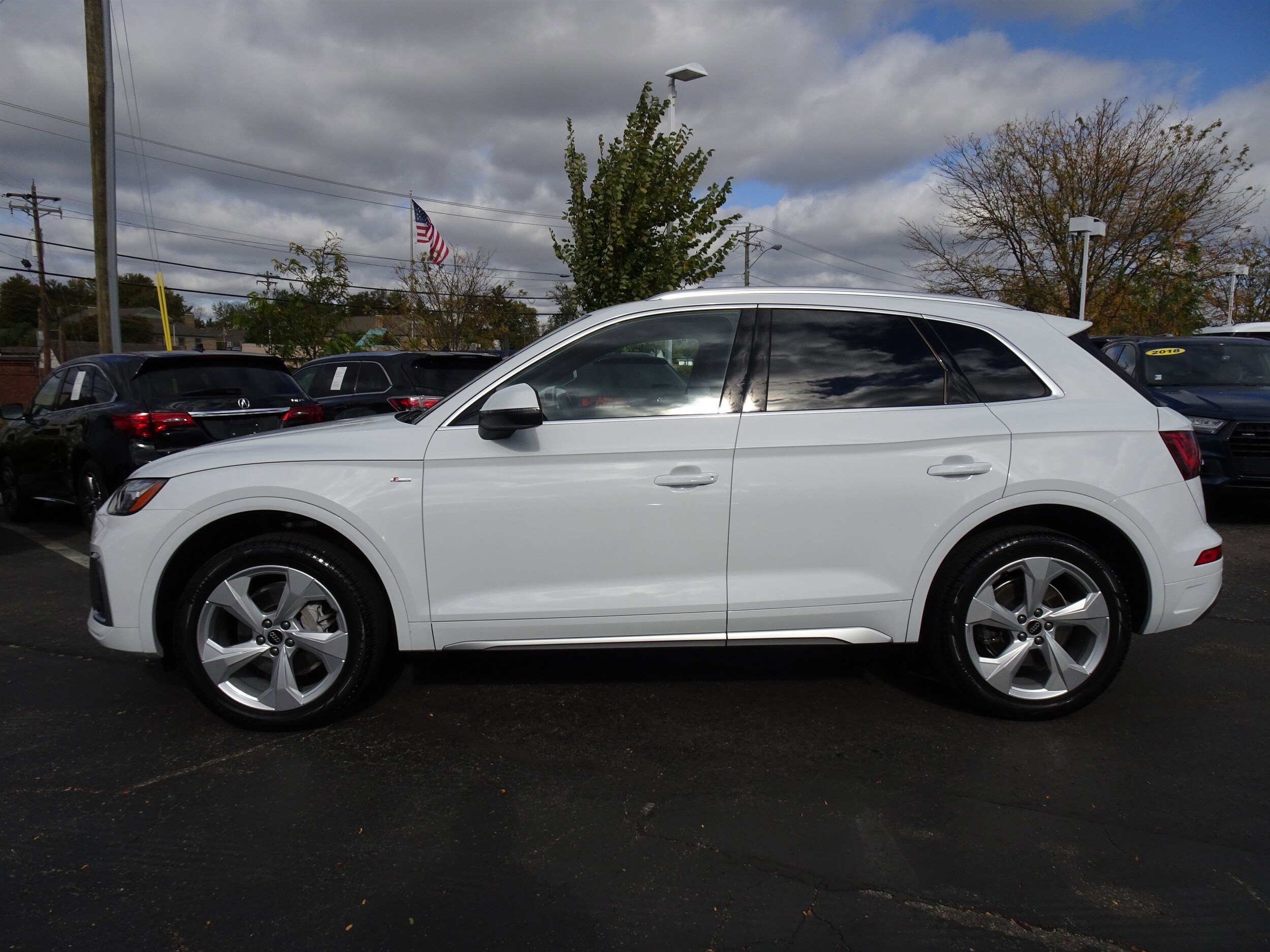 2025 Audi Q5 S line Premium Plus photo 2