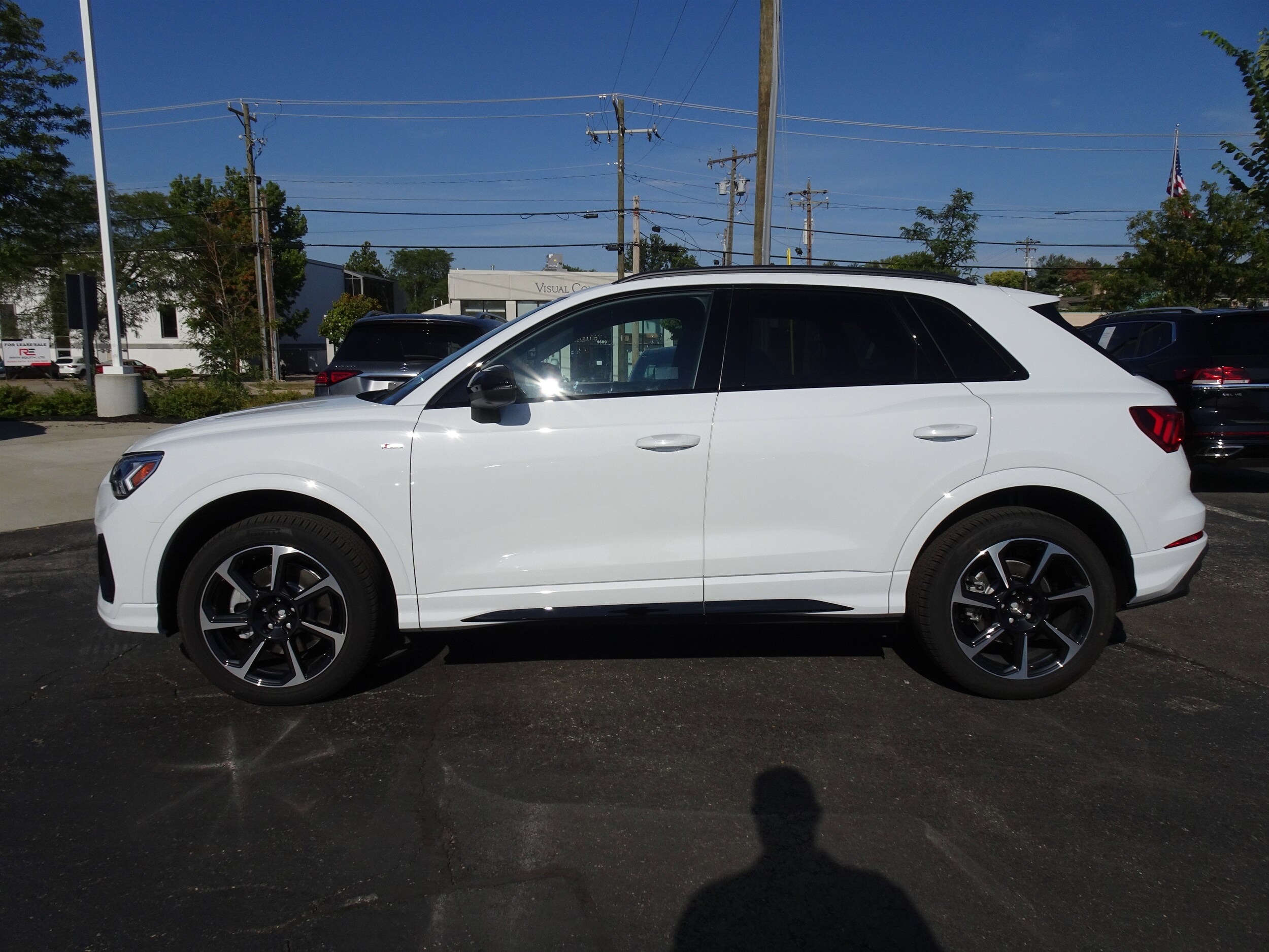 2025 Audi Q3 45 TFSI S line Premium Plus photo 2