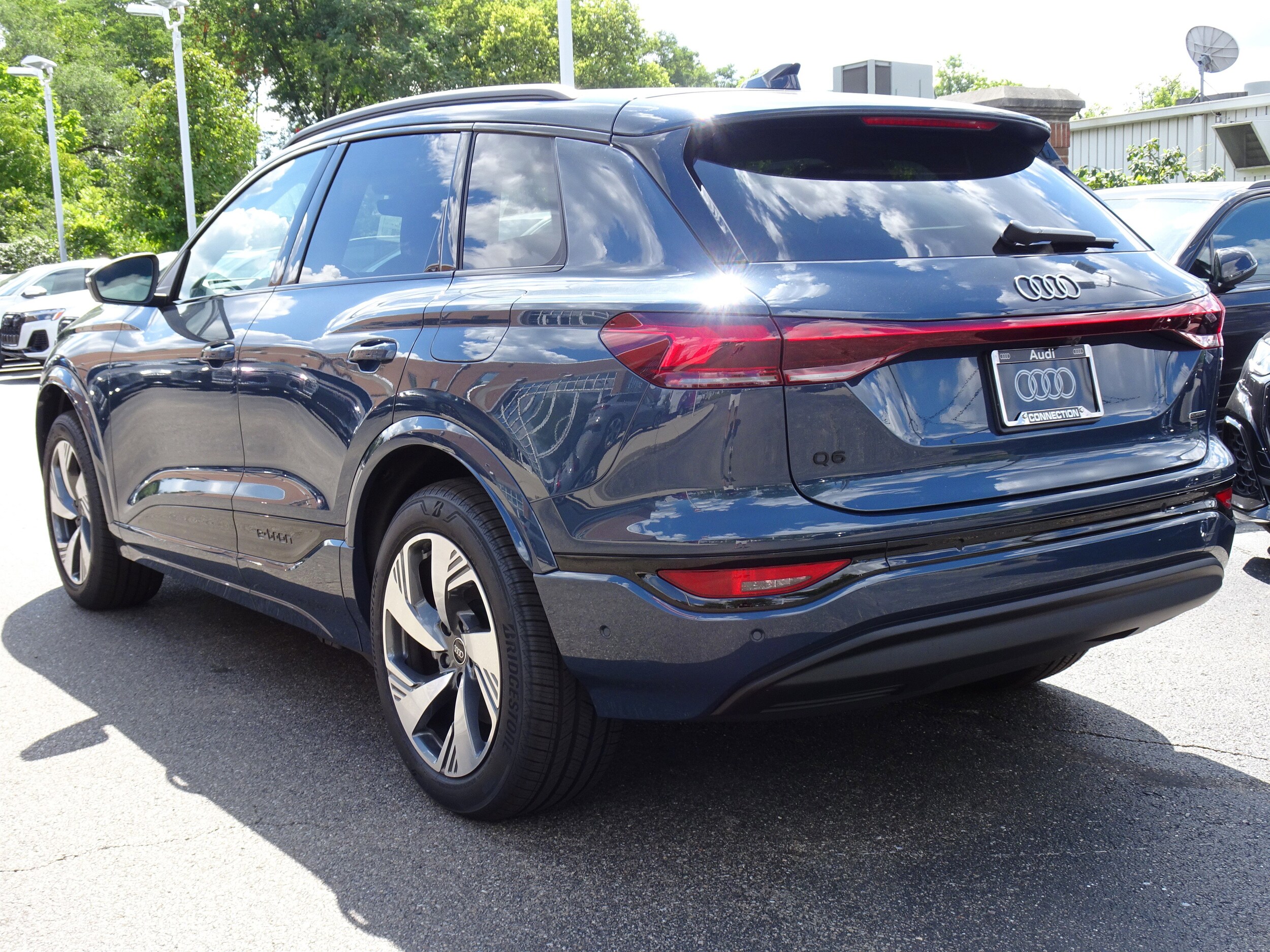 2025 Audi Q6 E-tron Premium Plus photo 3