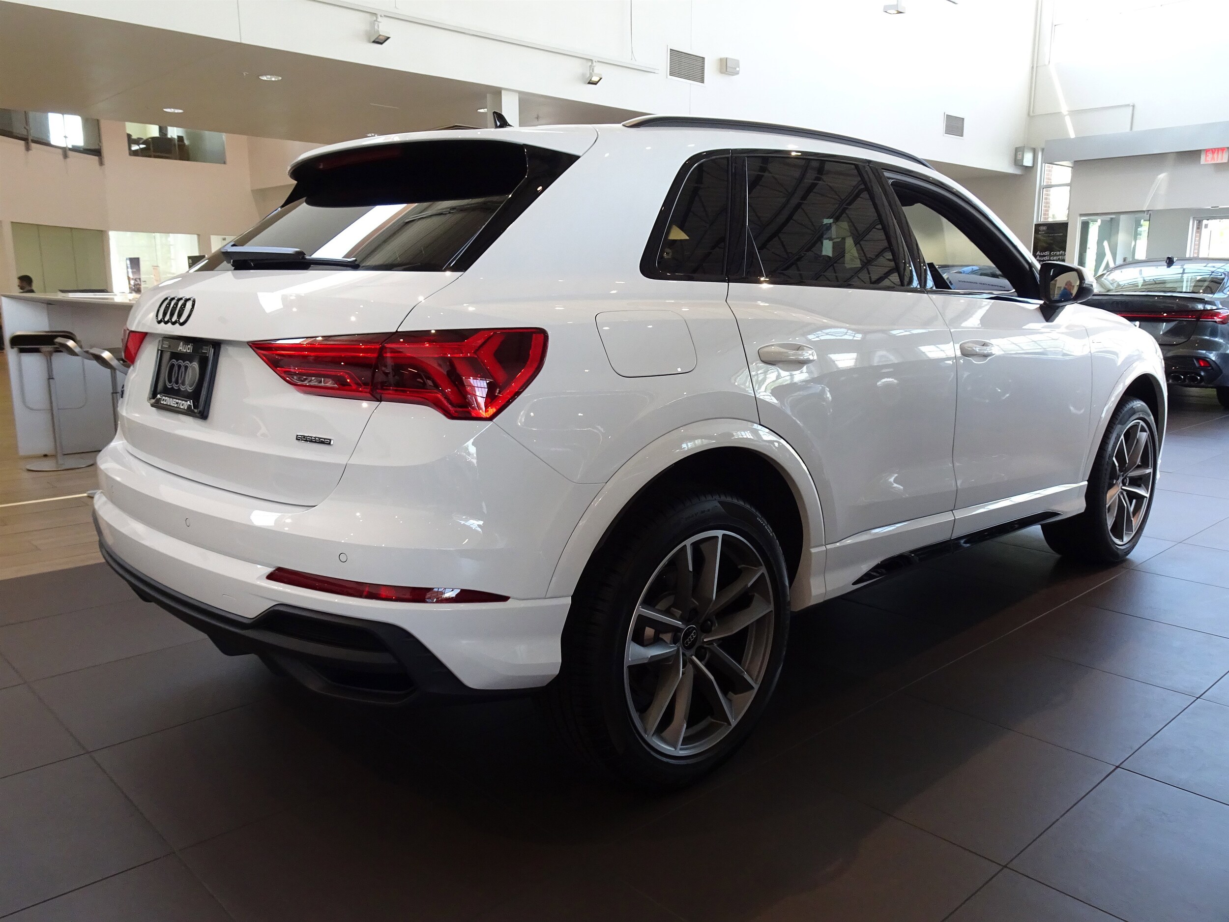 2025 Audi Q3 S line Premium photo 3