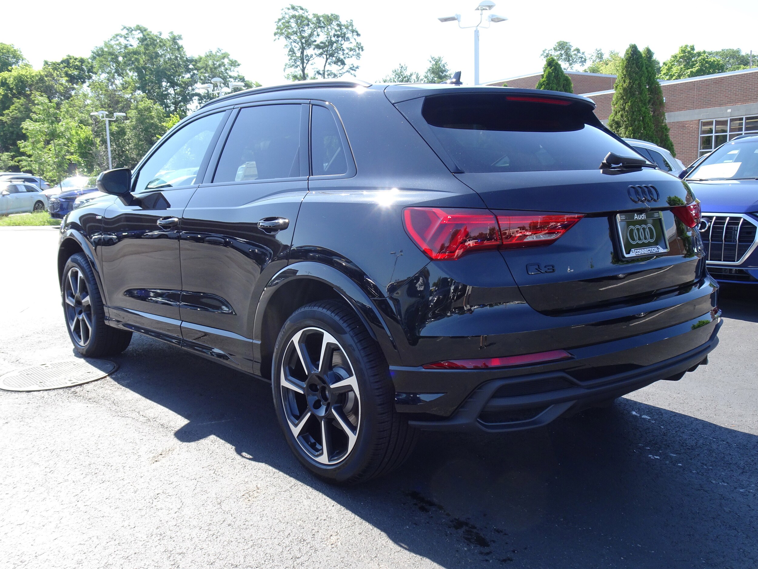 2025 Audi Q3 S line Premium Plus photo 3
