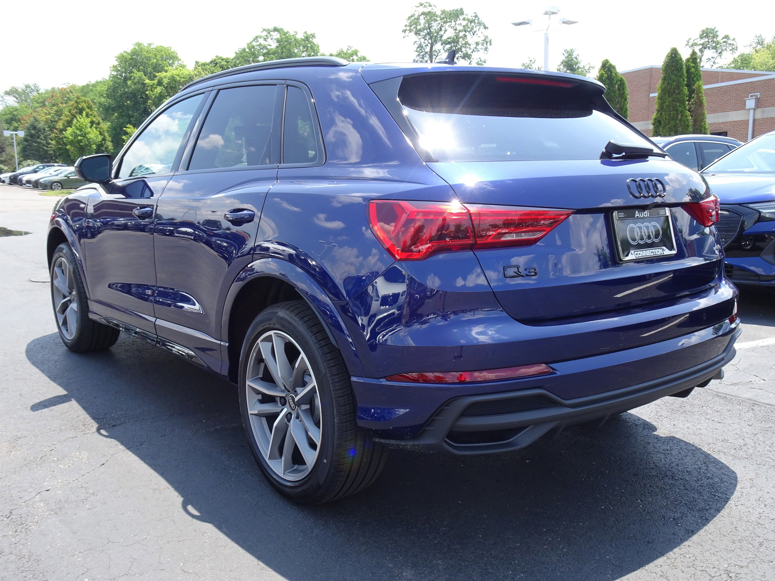 2025 Audi Q3 S line Premium photo 3